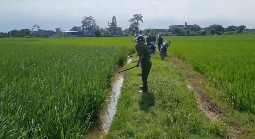 Công an xã Minh Thọ, tỉnh Hưng Yên tăng cường công tác phòng ngừa vi phạm pháp luật liên quan đến hành vi diệt chuột bằng điện.