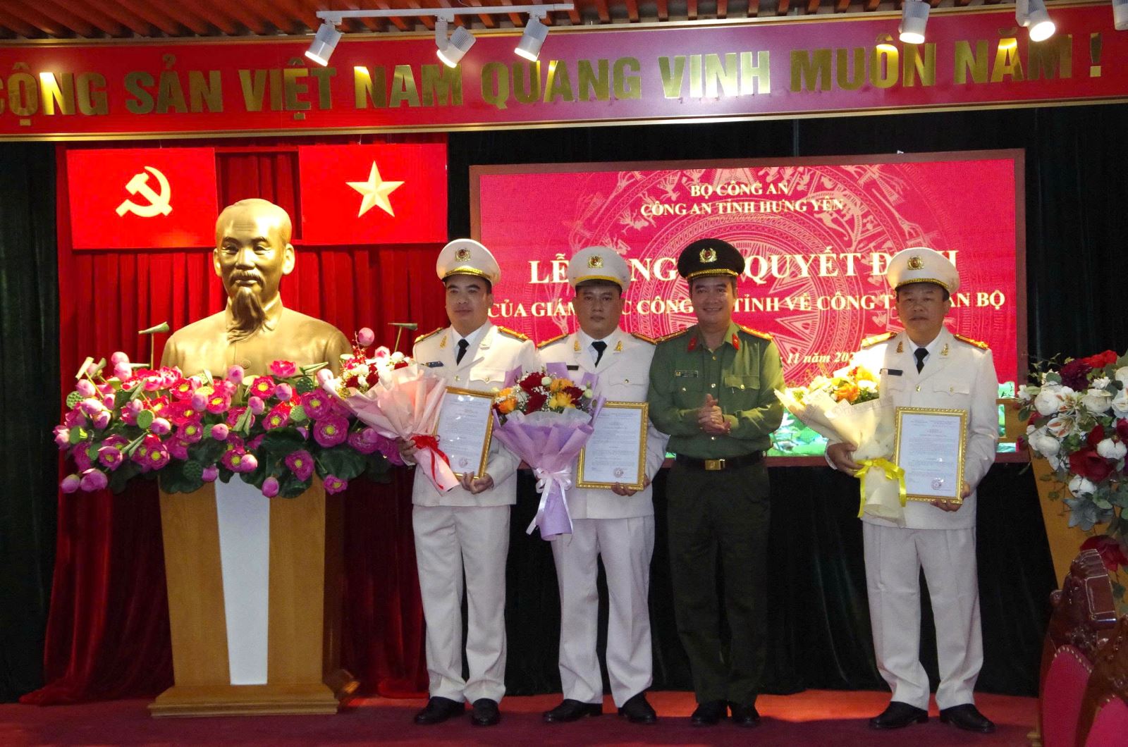 Công an tỉnh Công bố Quyết định về công tác tổ chức cán bộ