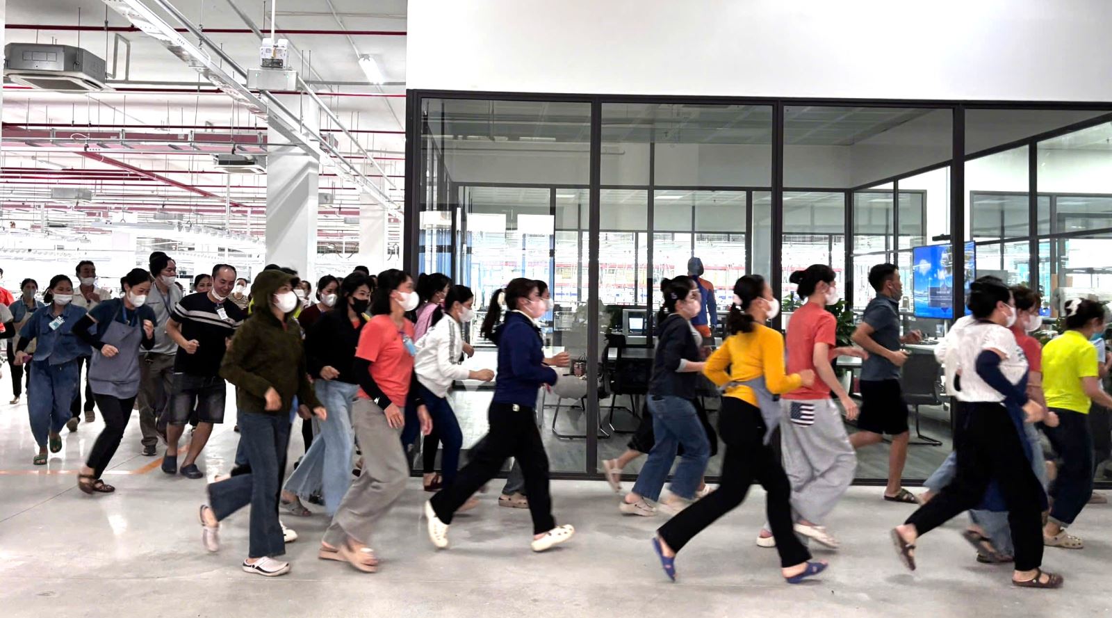 Tuyên truyền an toàn PCCC và thực tập phương án chữa cháy tại địa điểm kinh doanh Thái Bình - Công ty TNHH công nghệ may mặc Spectre Việt Nam