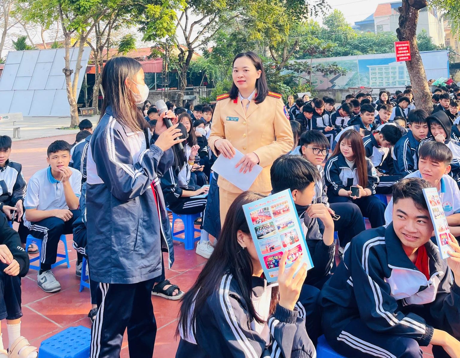 Hội phụ nữ Công an tỉnh tích cực tổ chức tuyên truyền pháp luật An toàn giao thông