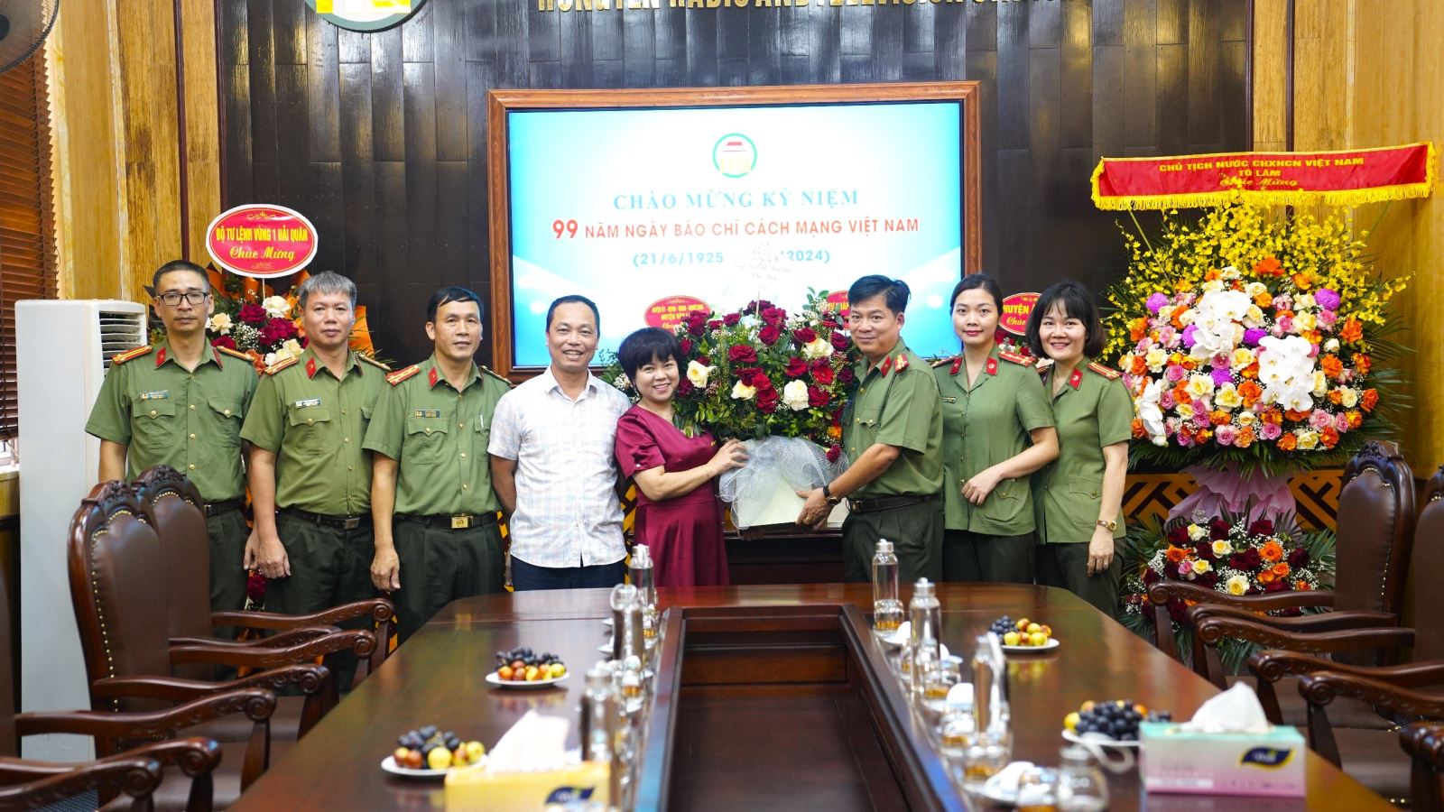 Giám đốc Công an tỉnh chúc mừng các cơ quan báo chí nhân ngày báo chí Cách mạng Việt Nam 21/6