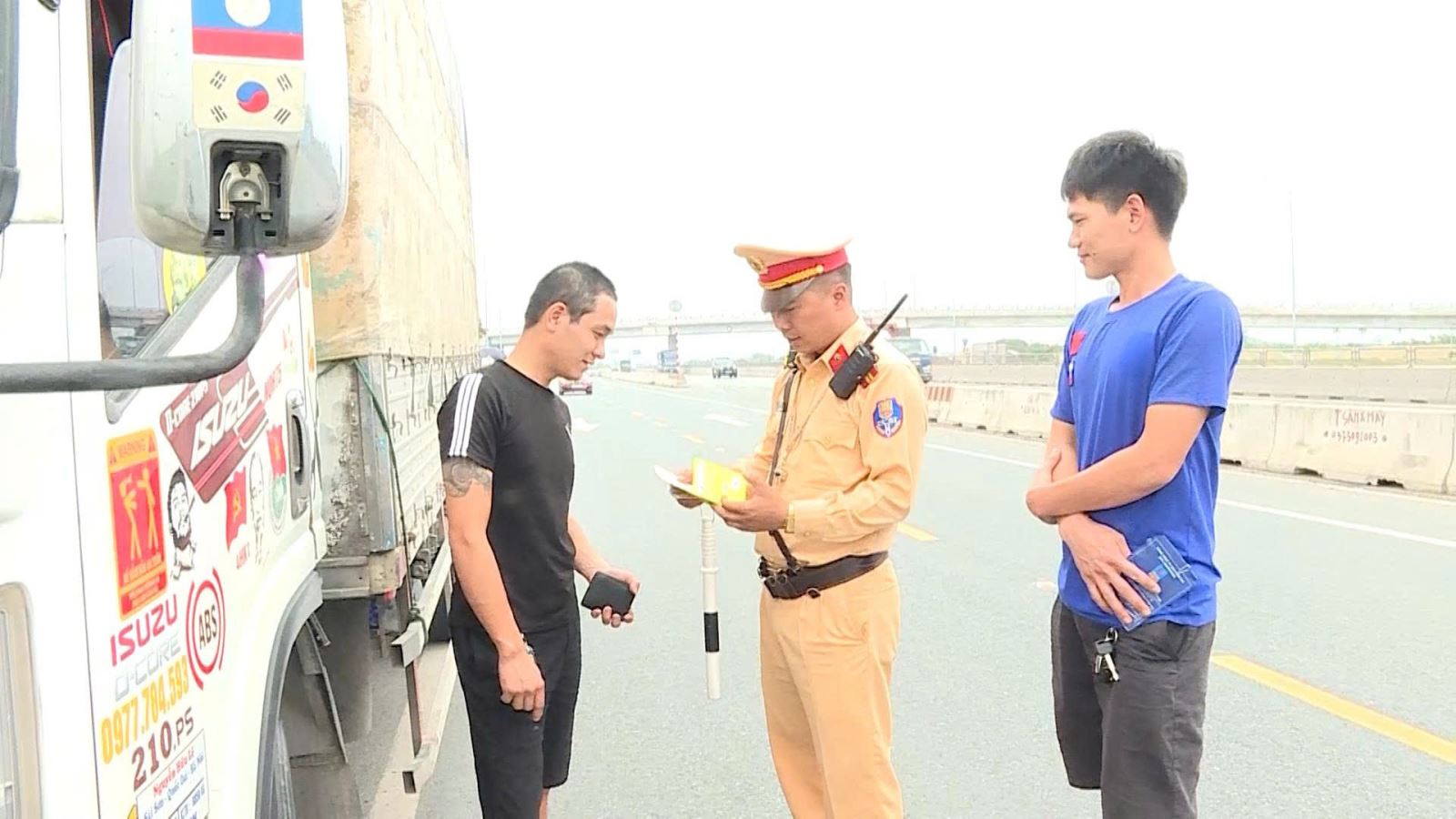 Nỗ lực bảo đảm trật tự an toàn giao thông