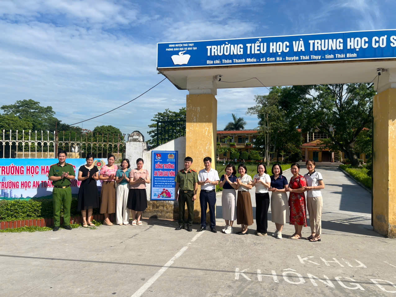 Ra mắt mô hình “Cổng trường an ninh trật tự, an toàn giao thông” tại xã Tây Thái Ninh