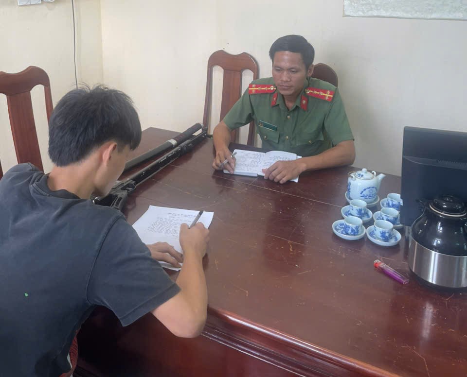 Công an xã Minh Thọ phát hiện, xử lý 01 trường hợp công dân đăng tải hình ảnh xấu độc, kích động bạo lực trên mạng xã hội Facebook