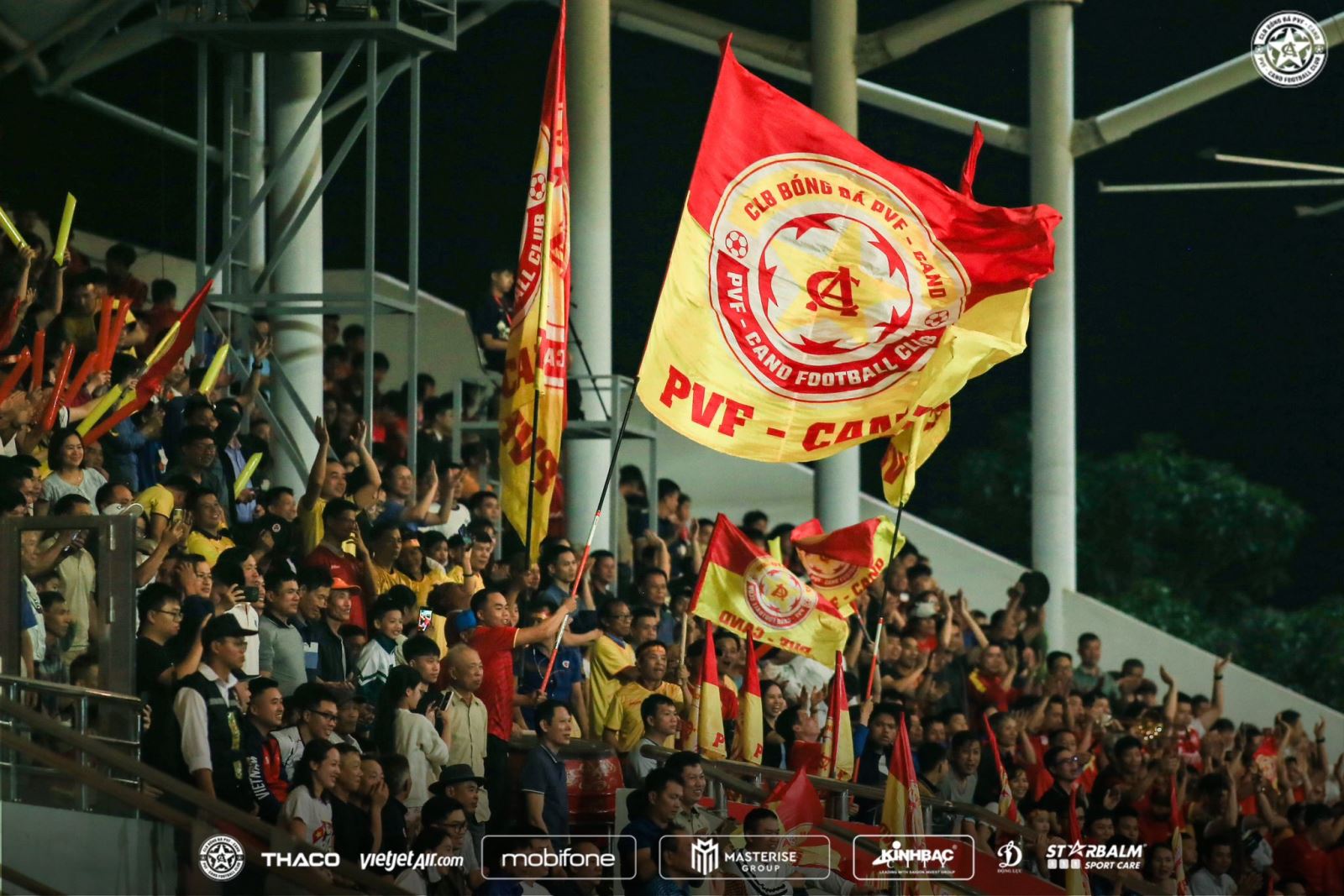 Khán đài sân PVF bùng nổ, Tuổi trẻ Công an tỉnh tiếp sức cho PVF-CAND trong trận hòa 2 - 2 với Thể Công-Viettel