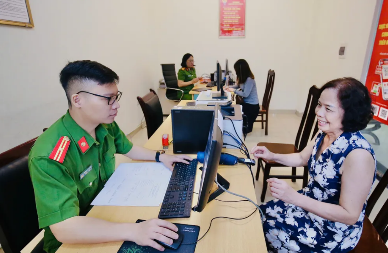 Công bố các thủ tục hành chính mới, sửa đổi, bổ sung và bị bãi bỏ trong lĩnh vực quản lý xuất nhập cảnh