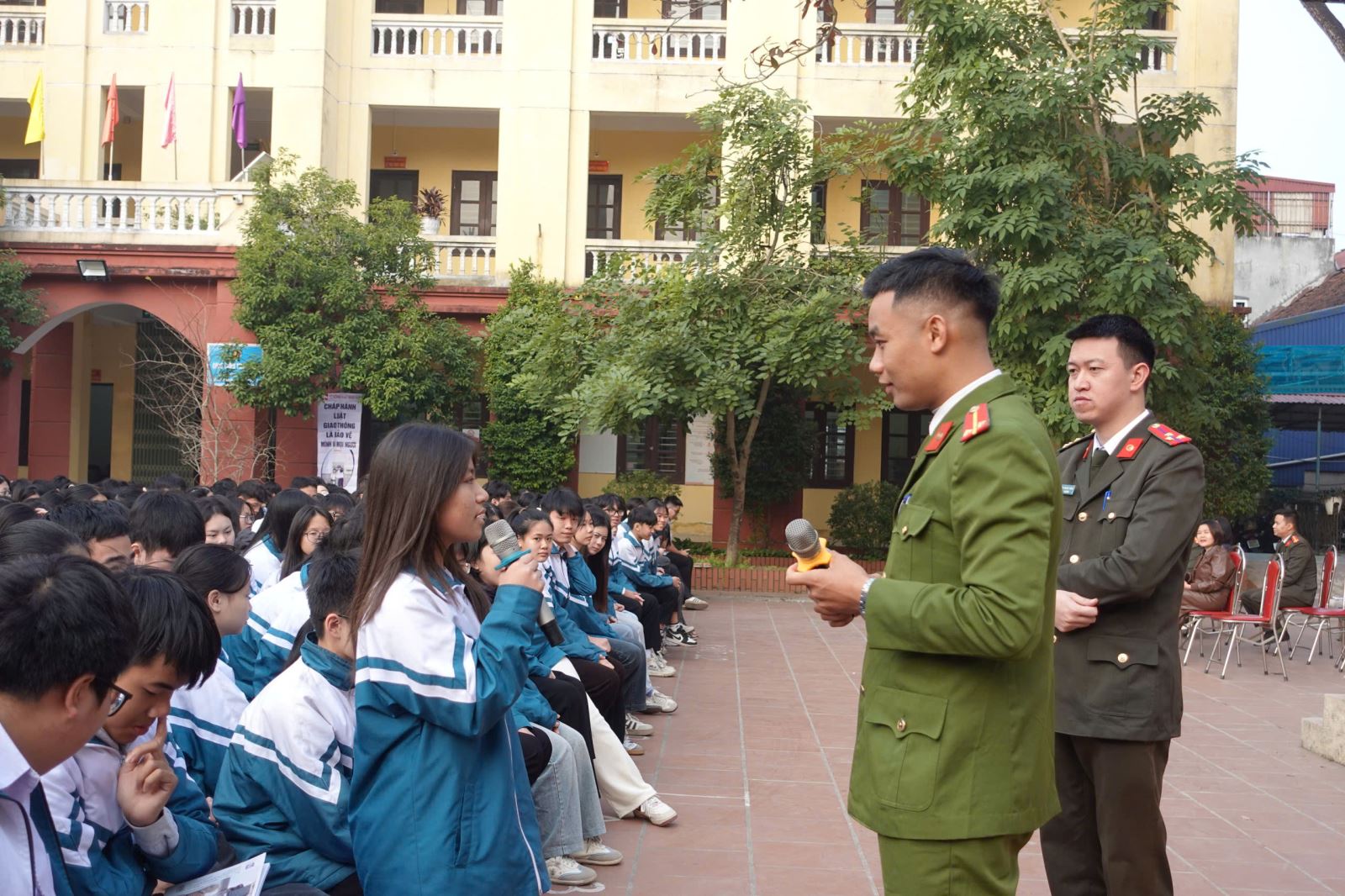 Nâng cao hiệu quả công tác quản lý, sử dụng vũ khí, vật liệu nổ, công cụ hỗ trợ và pháo