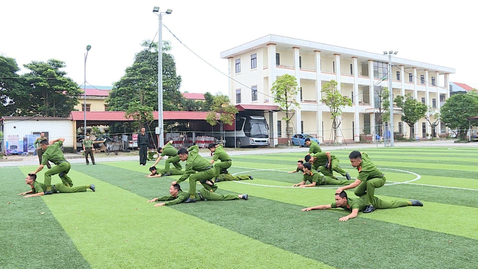 Đội tuyển Công an tỉnh Hưng Yên tích cực tập luyện tham gia Hội thi quân sự, võ thuật cho lực lượng trực tiếp chiến đấu trong CAND lần thứ II, năm 2023.