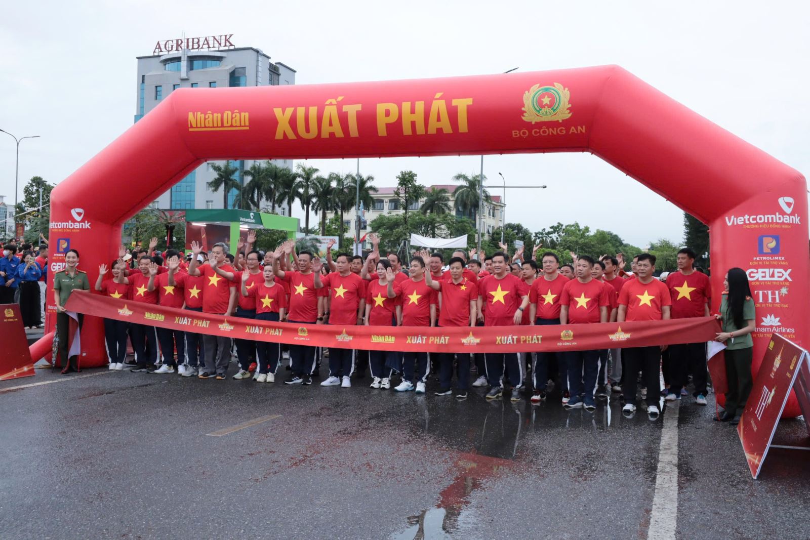 Chương trình đi bộ toàn quốc “Cùng Việt Nam tiến bước”