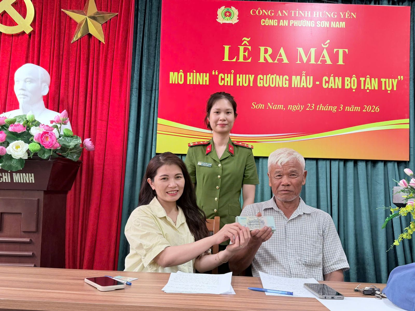 Trung thực và trách nhiệm – Người dân tự nguyện trả lại tiền chuyển khoản nhầm