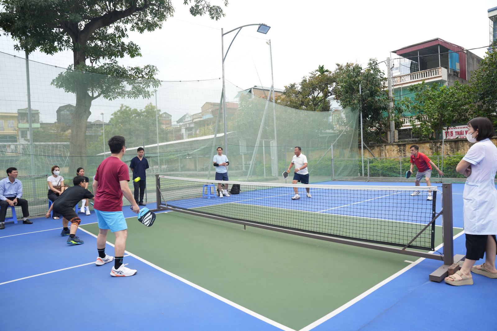 Phòng An ninh Chính trị nội bộ giao lưu thể thao Pickleball với một số bệnh viện trên địa bàn tỉnh nhân kỷ niệm ngày thành lập Đoàn Thanh niên Cộng sản Hồ Chí Minh