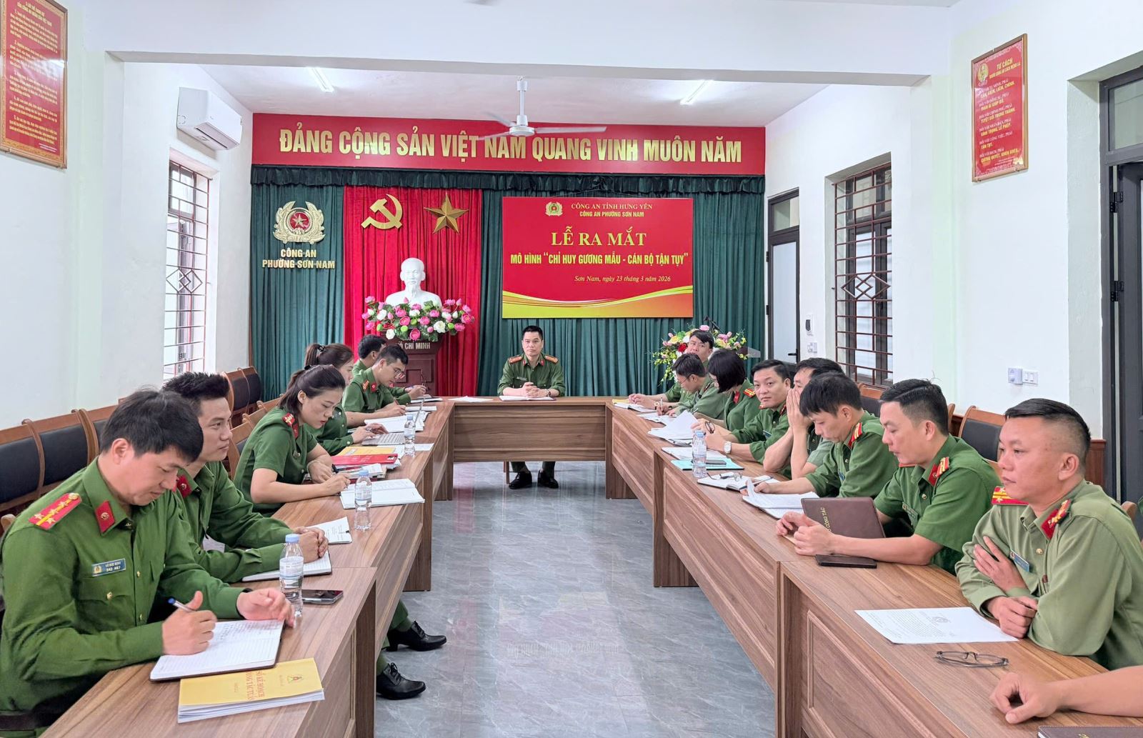 Tăng cường kiểm tra công tác pháp chế và cải cách hành chính, tư pháp góp phần xây dựng Công an phường Sơn Nam chính quy, tinh nhuệ, hiện đại.