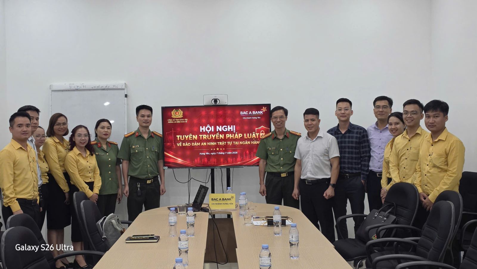 Phòng An ninh kinh tế phối hợp Ngân hàng TMCP Bắc Á - Chi nhánh Hưng Yên tổ chức tuyên truyền phổ biến pháp luật về đảm bảo an ninh, an toàn và phòng, chống cướp tại ngân hàng