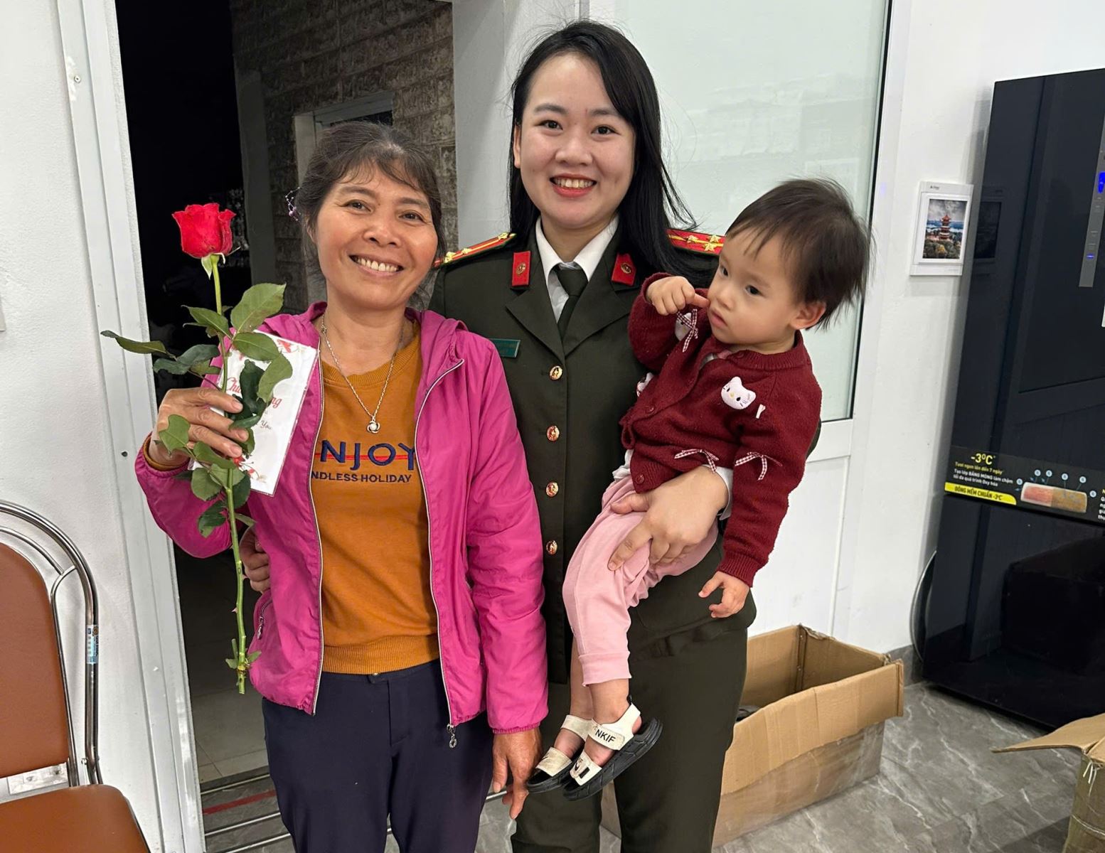 Xúc động lá thư cảm ơn của người phụ nữ có hoàn cảnh khó khăn gửi Giám đốc Công an tỉnh Hưng Yên