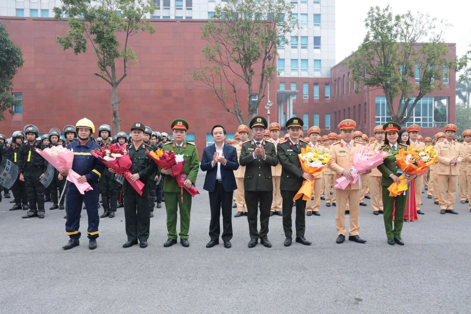 Công an tỉnh Hưng Yên: Nỗ lực phấn đấu, thi đua lập thành tích chào mừng Đại hội đại biểu toàn quốc lần thứ XIV của Đảng