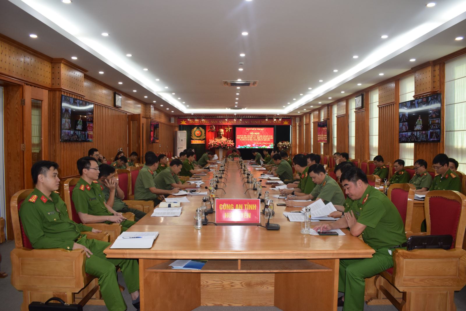 Nâng cao năng lực lãnh đạo, sức chiến đấu  của các loại hình tổ chức cơ sở Đảng trong Công an nhân dân