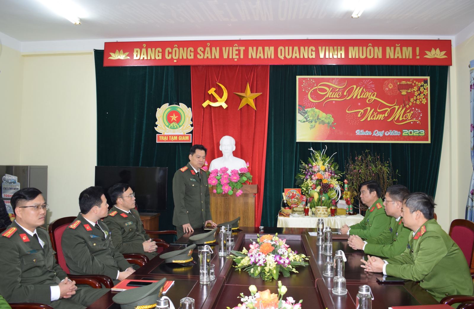 Giám đốc Công an tỉnh kiểm tra công tác và chúc Tết tại Trại tạm giam và một số đơn vị thường trực chiến đấu thuộc Công an tỉnh