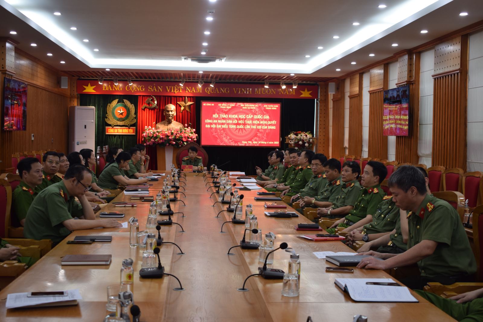 Công an nhân dân với việc thực hiện Nghị quyết Đại hội XIII của Đảng