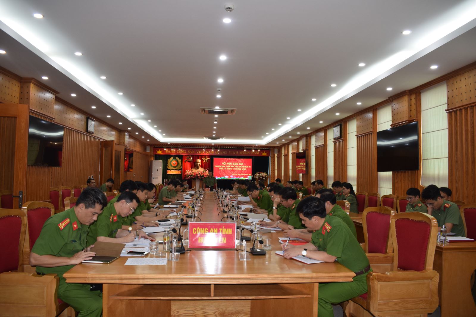 Công an tỉnh Hưng Yên tổ chức giao ban công tác tháng 4/2023