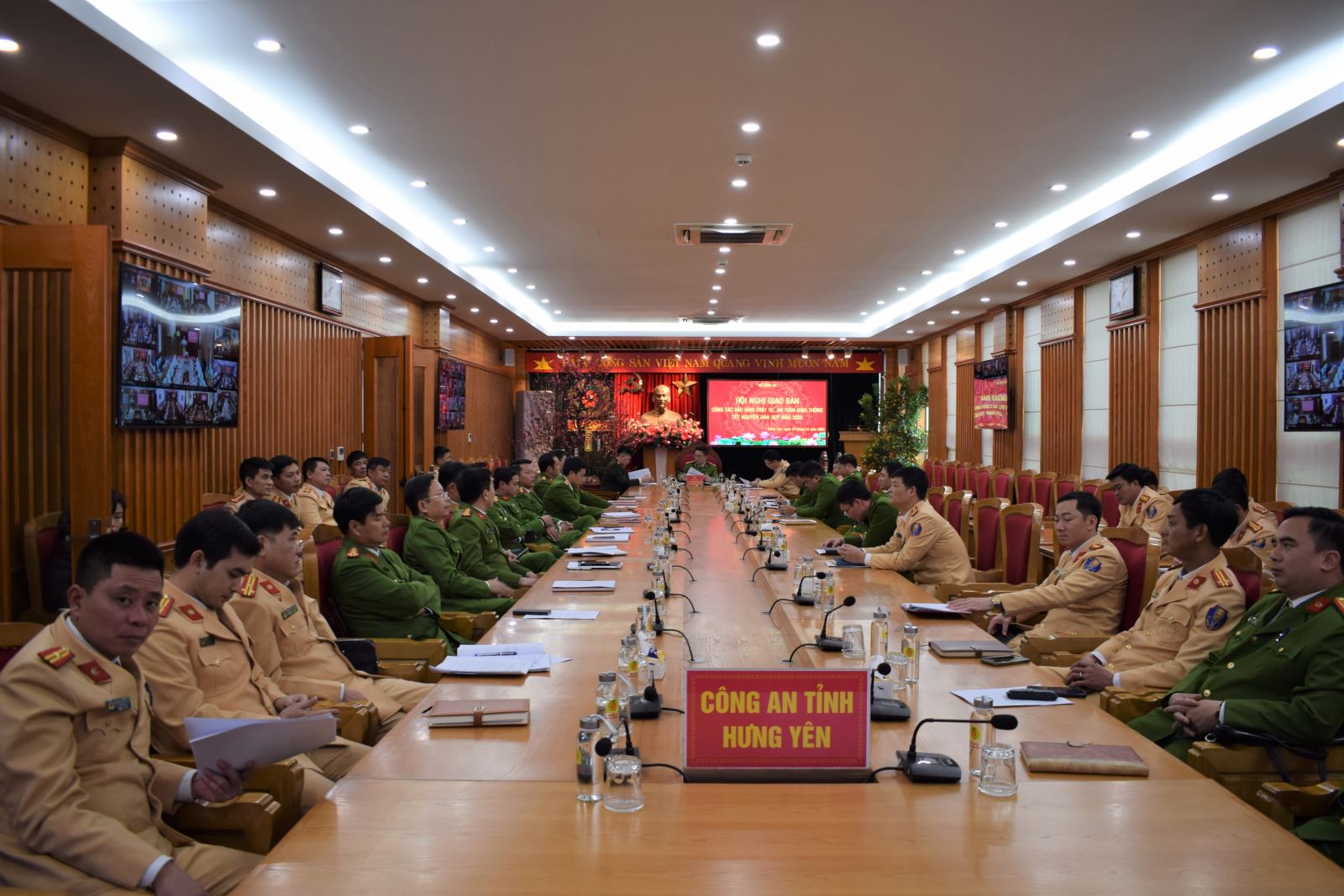 Giao ban trực tuyến toàn quốc về công tác bảo đảm trật tự An toàn giao thông