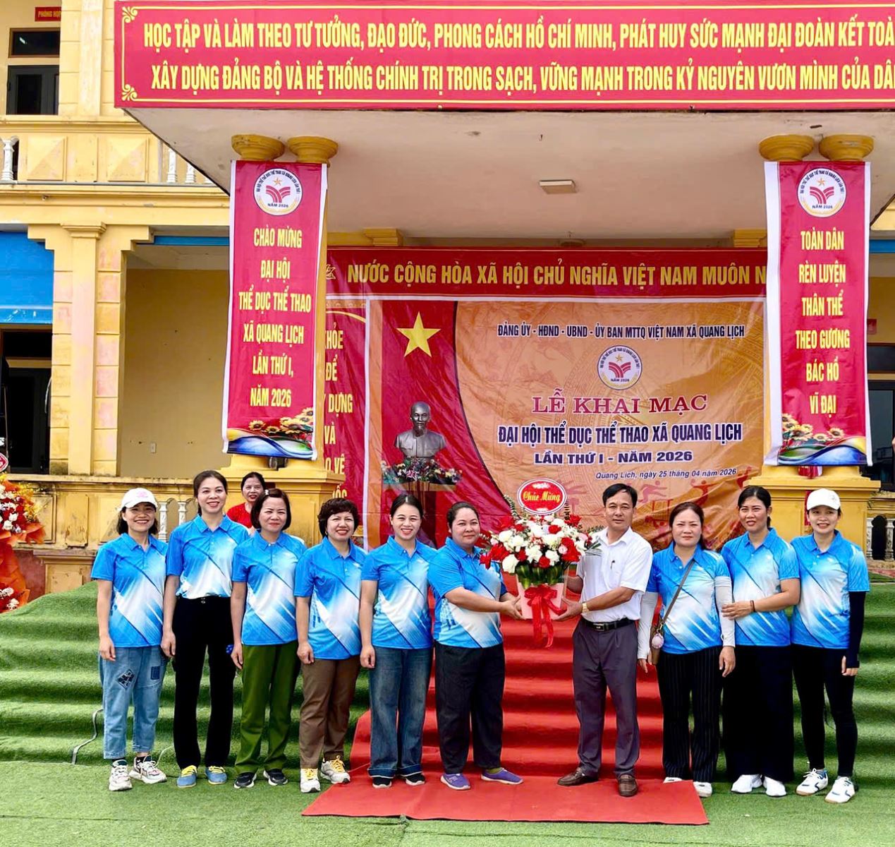 Nữ chiến sĩ Công an xã Quang Lịch rạng rỡ trong ngày đại hội thể dục thể thao tại cơ sở