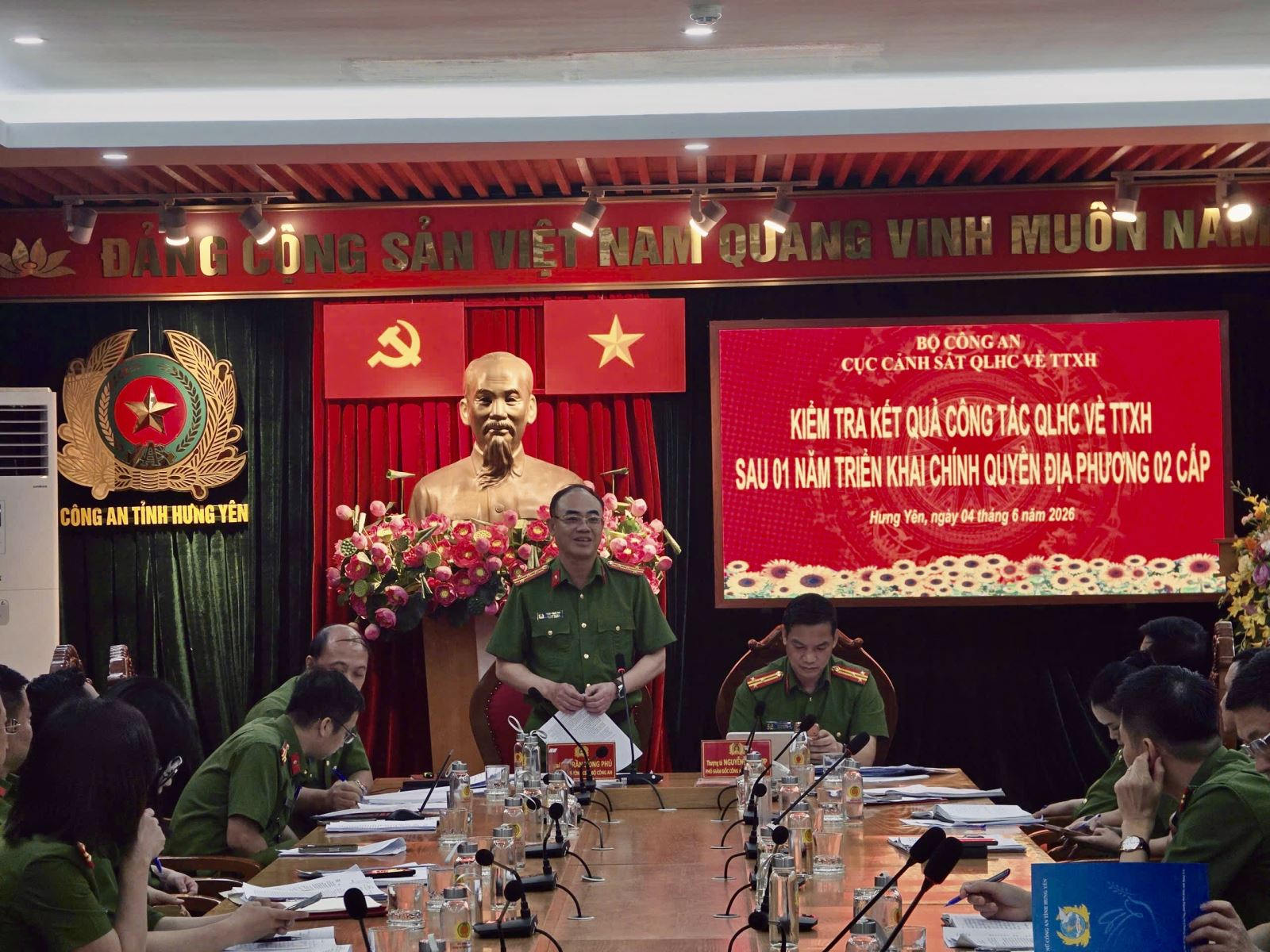Cục Cảnh sát Quản lý hành chính về trật tự xã hội kiểm tra công tác tại Công an tỉnh Hưng Yên sau 01 năm triển khai chính quyền địa phương 2 cấp