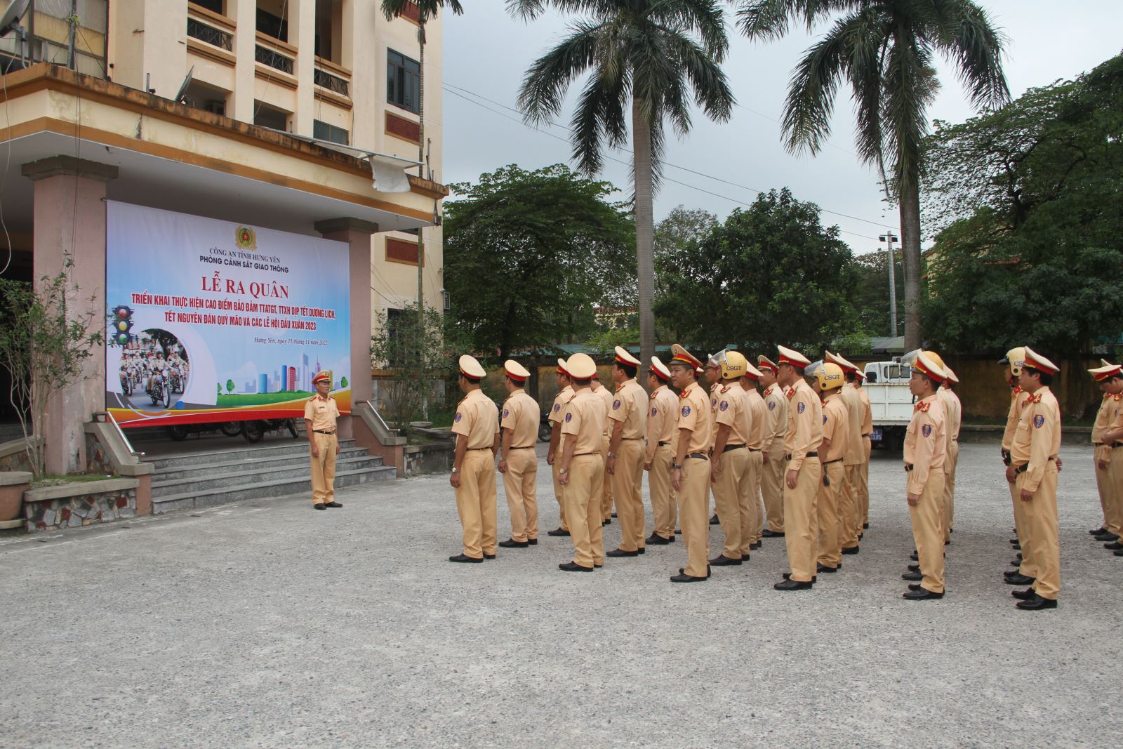 Phòng Cảnh sát giao thông Công an tỉnh Hưng Yên: Ra quân triển khai đợt cao điểm bảo đảm trật tự, an toàn giao thông, trật tự xã hội dịp Tết Dương lịch, Tết Nguyên đán Quý Mão   và các lễ hội đầu xuân