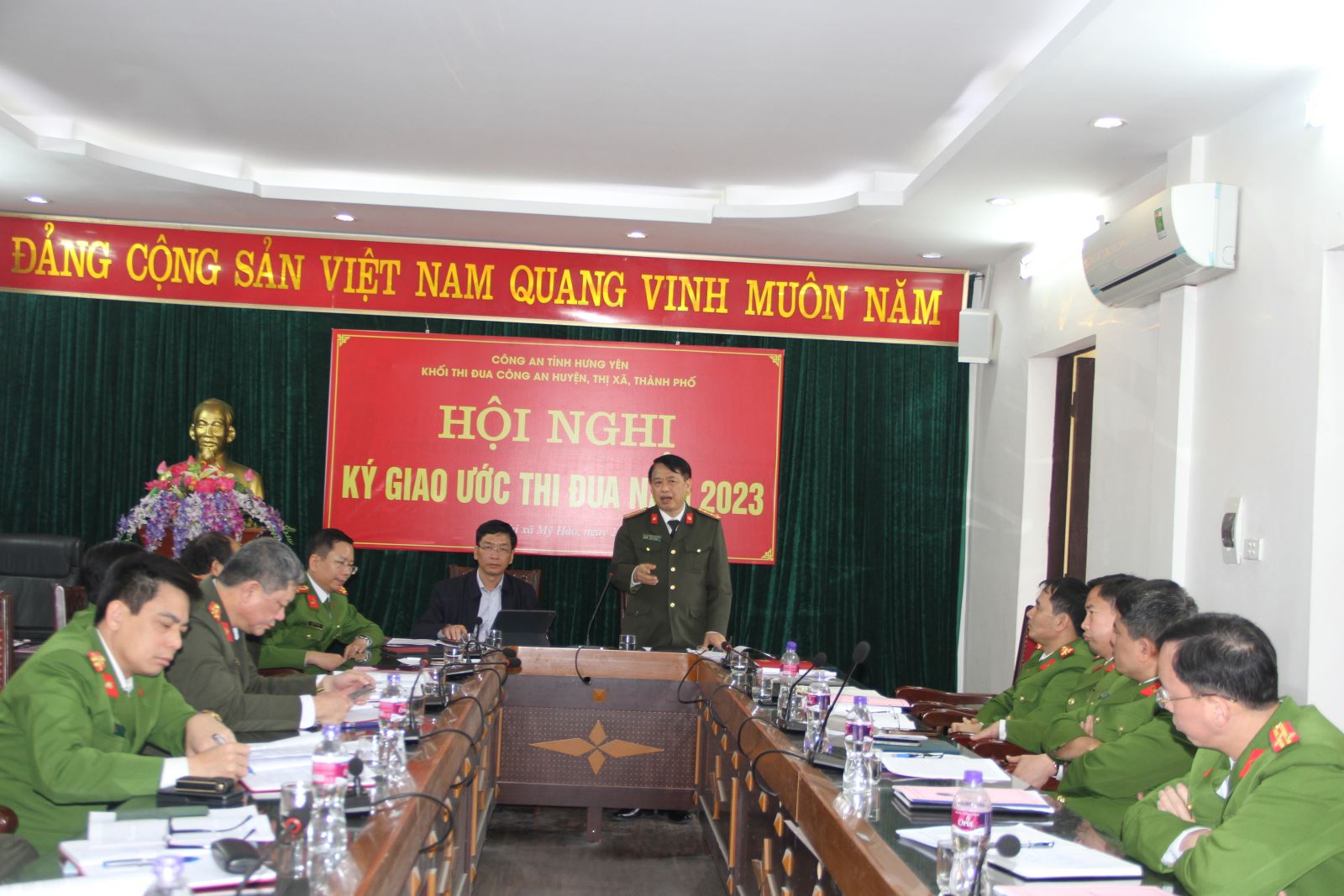 Khối thi đua Công an huyện, thị xã, thành phố ký kết giao ước thi đua  năm 2023
