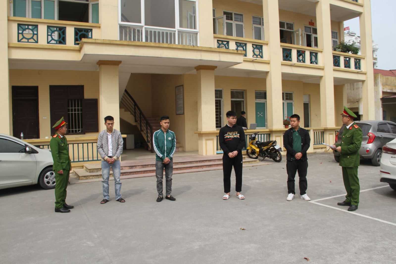 Công an thị xã Mỹ Hào Phát hiện 04 đối tượng tổ chức sử dụng ma túy trong nhà nghỉ