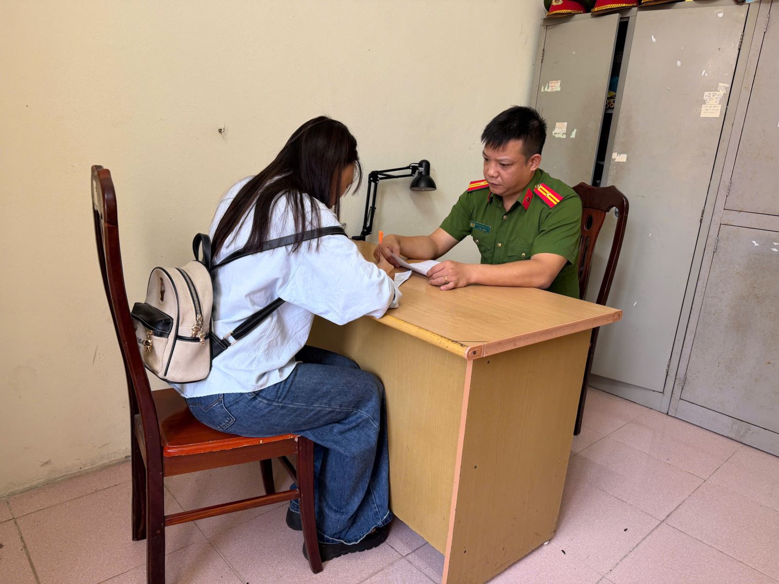 Công an xã Nam Tiên Hưng khuyến cáo người dân thực hiện các quy định về bảo vệ dữ liệu cá nhân