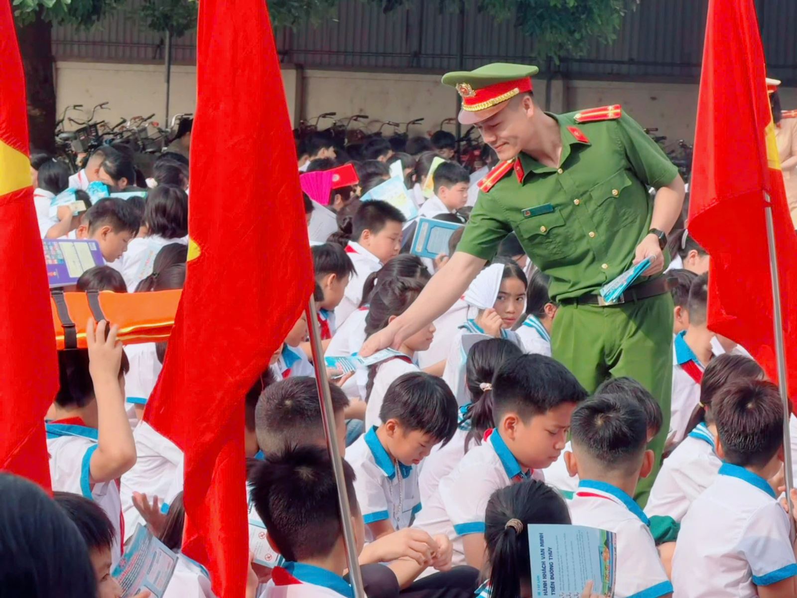 Công an xã Đức Hợp tuyên truyền pháp luật phòng chống đuối nước, ma túy trong lứa tuổi học sinh 