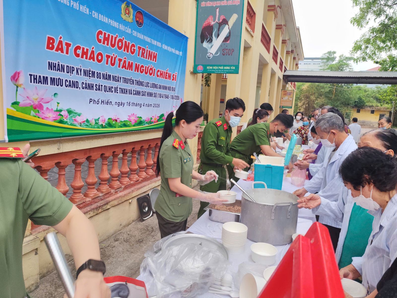 “Bát cháo từ tâm người chiến sĩ” – Lan tỏa nghĩa tình người chiến sĩ