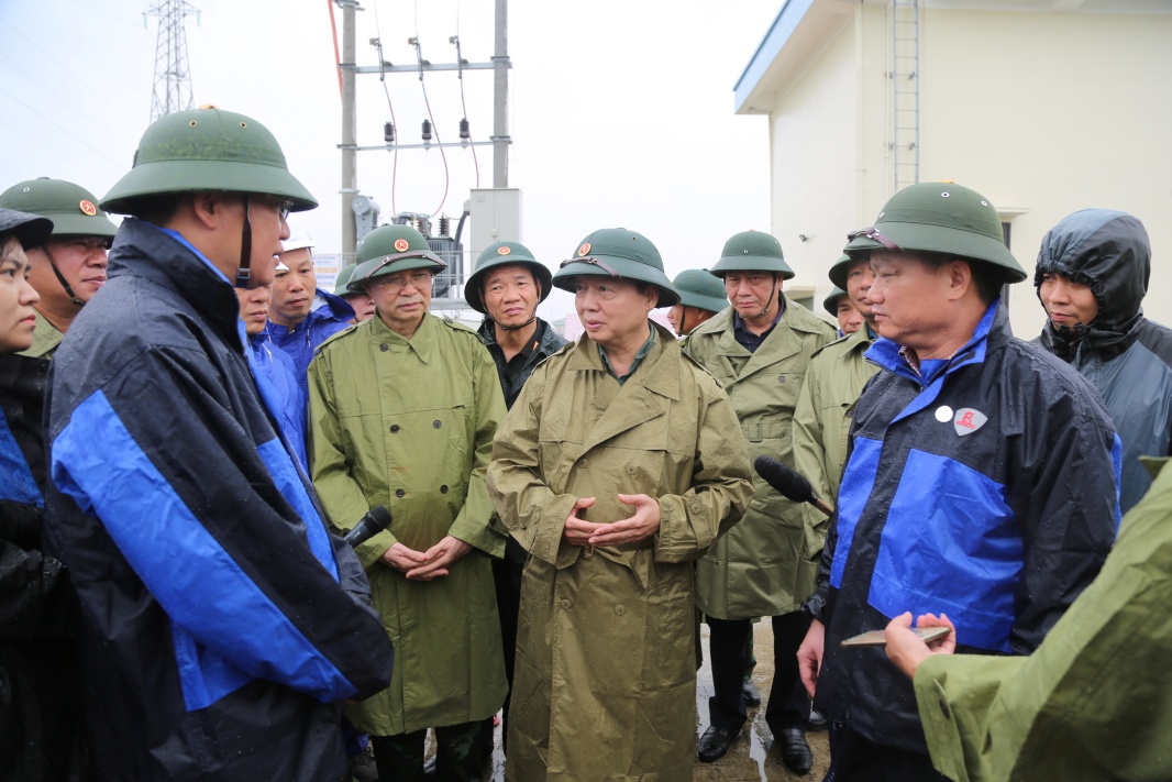 Phó Thủ tướng Chính phủ Trần Hồng Hà kiểm tra công tác phòng, chống bão số 3 tại tỉnh Hưng Yên