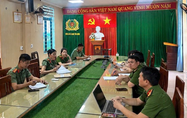 Công an xã Nam Tiên Hưng lan tỏa văn hóa đọc, bồi đắp tri thức cho cán bộ, chiến sĩ