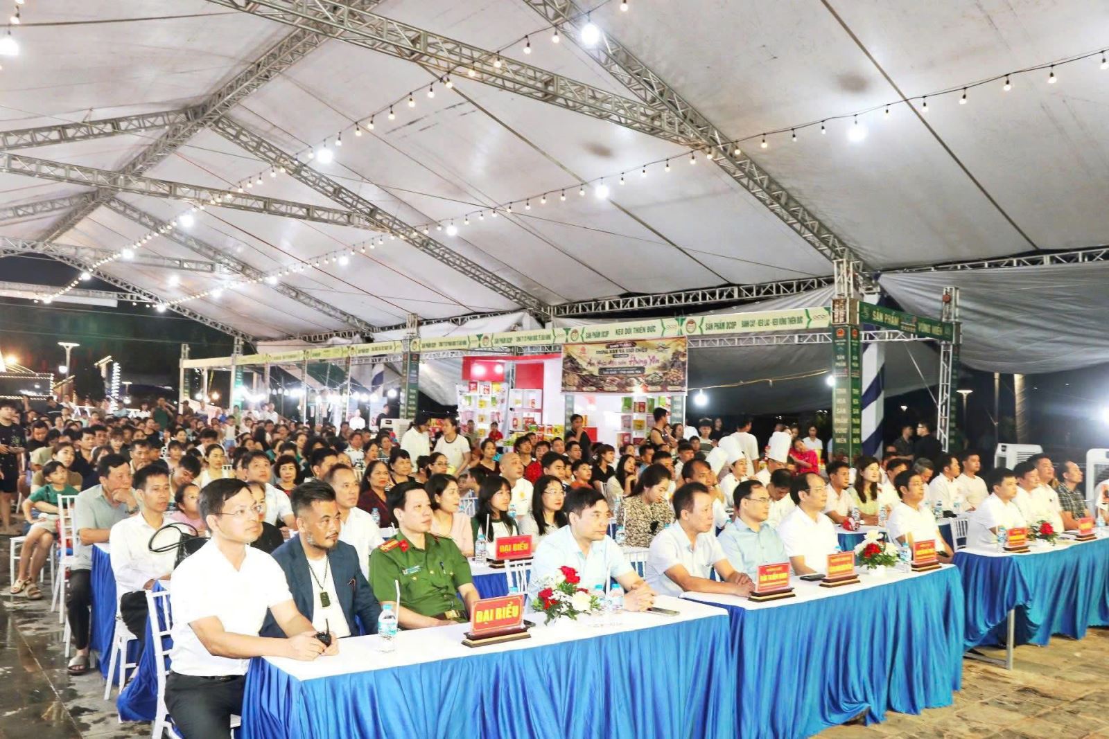 Công an phường Phố Hiến bảo đảm an ninh trật tự tại Tuần lễ quảng bá, giới thiệu sản phẩm OCOP, văn hóa đọc và ẩm thực