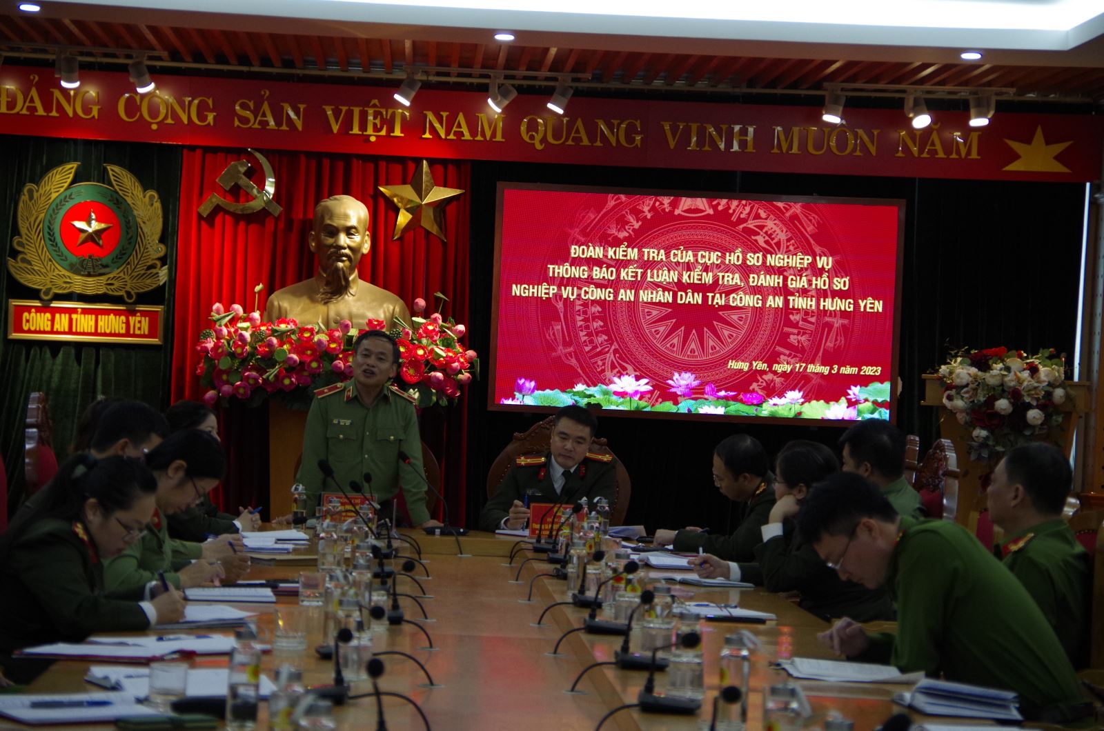 Cục Hồ sơ nghiệp vụ kiểm tra tại Công an tỉnh Hưng Yên