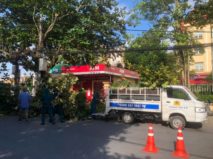 Công an xã Quỳnh Phụ chủ động triển khai các biện pháp phòng, chống cơn bão số 9 (Ragasa)