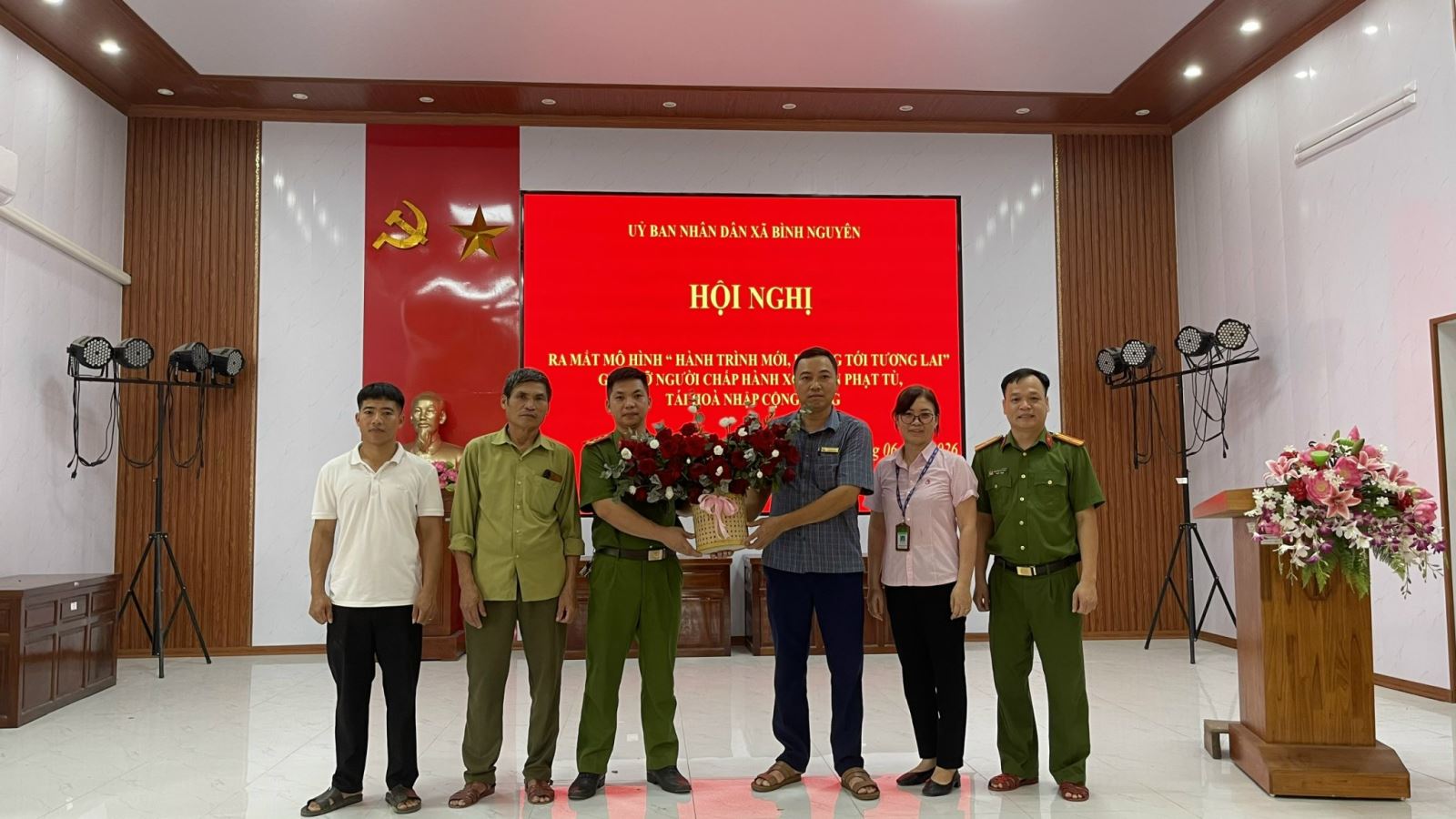 Công an xã Bình Nguyên tham mưu ra mắt mô hình “Hành trình mới, hướng tới tương lai” giúp đỡ người chấp hành xong án phạt tù, tái hòa nhập cộng đồng