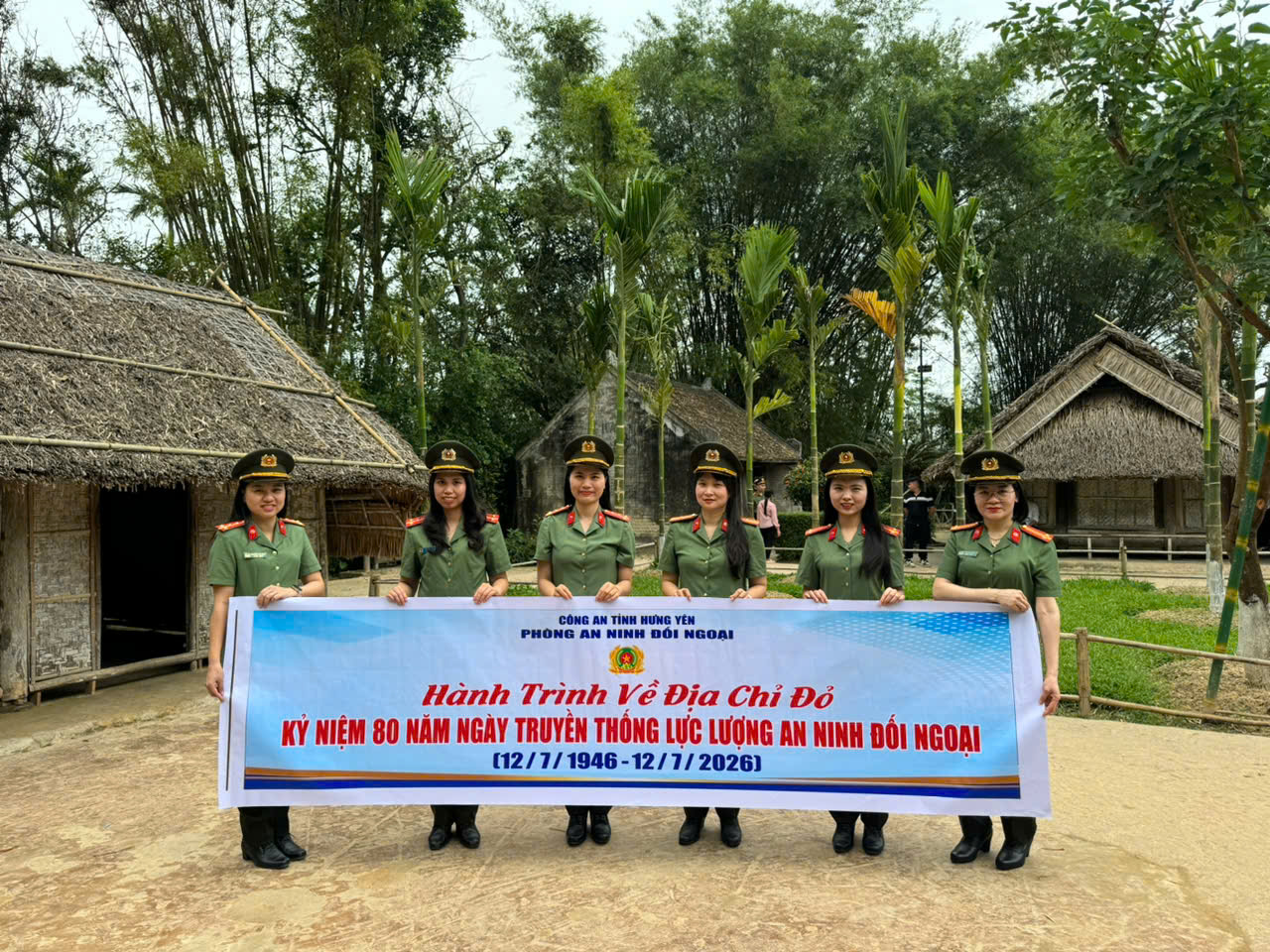 Hội phụ nữ phòng An ninh đối ngoại tổ chức hoạt động về nguồn tại quê hương chủ tịch Hồ Chí Minh 