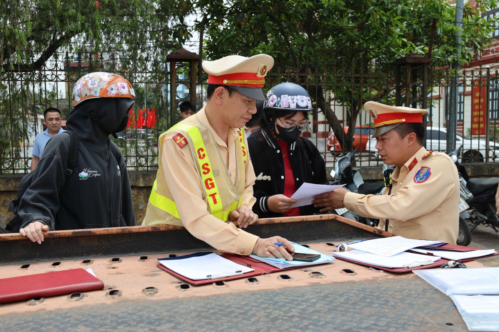 Phòng Cảnh sát giao thông triển khai cao điểm đảm bảo trật tự an toàn giao thông cho lứa tuổi học sinh