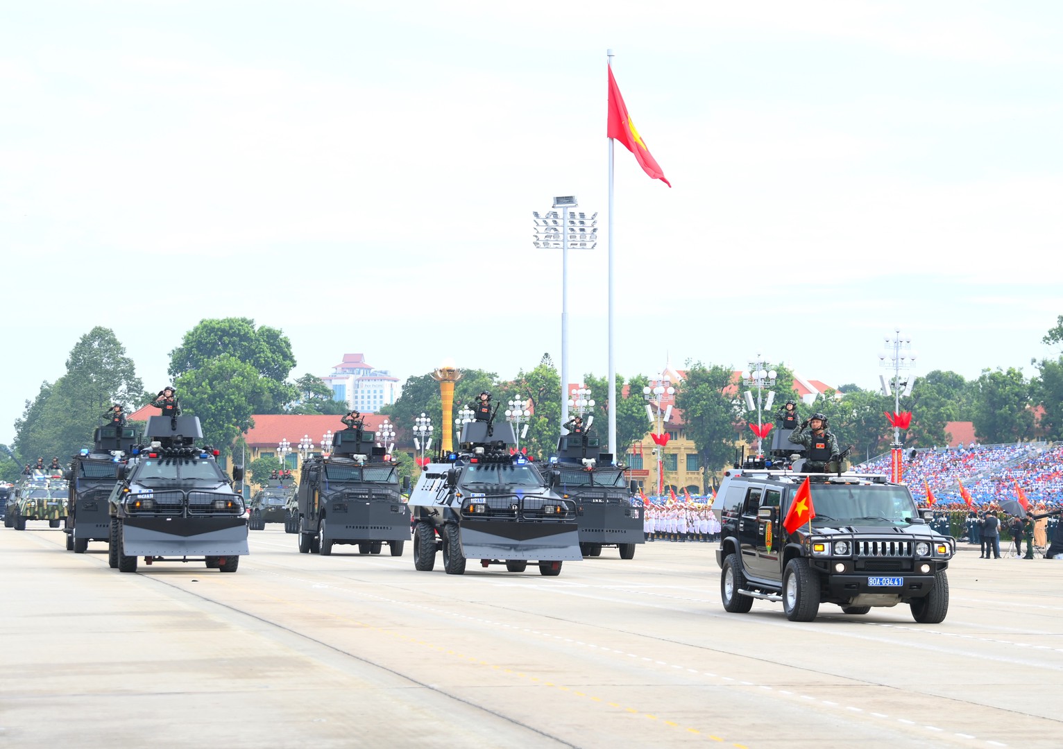 Công an nhân dân vì Đảng, vì dân