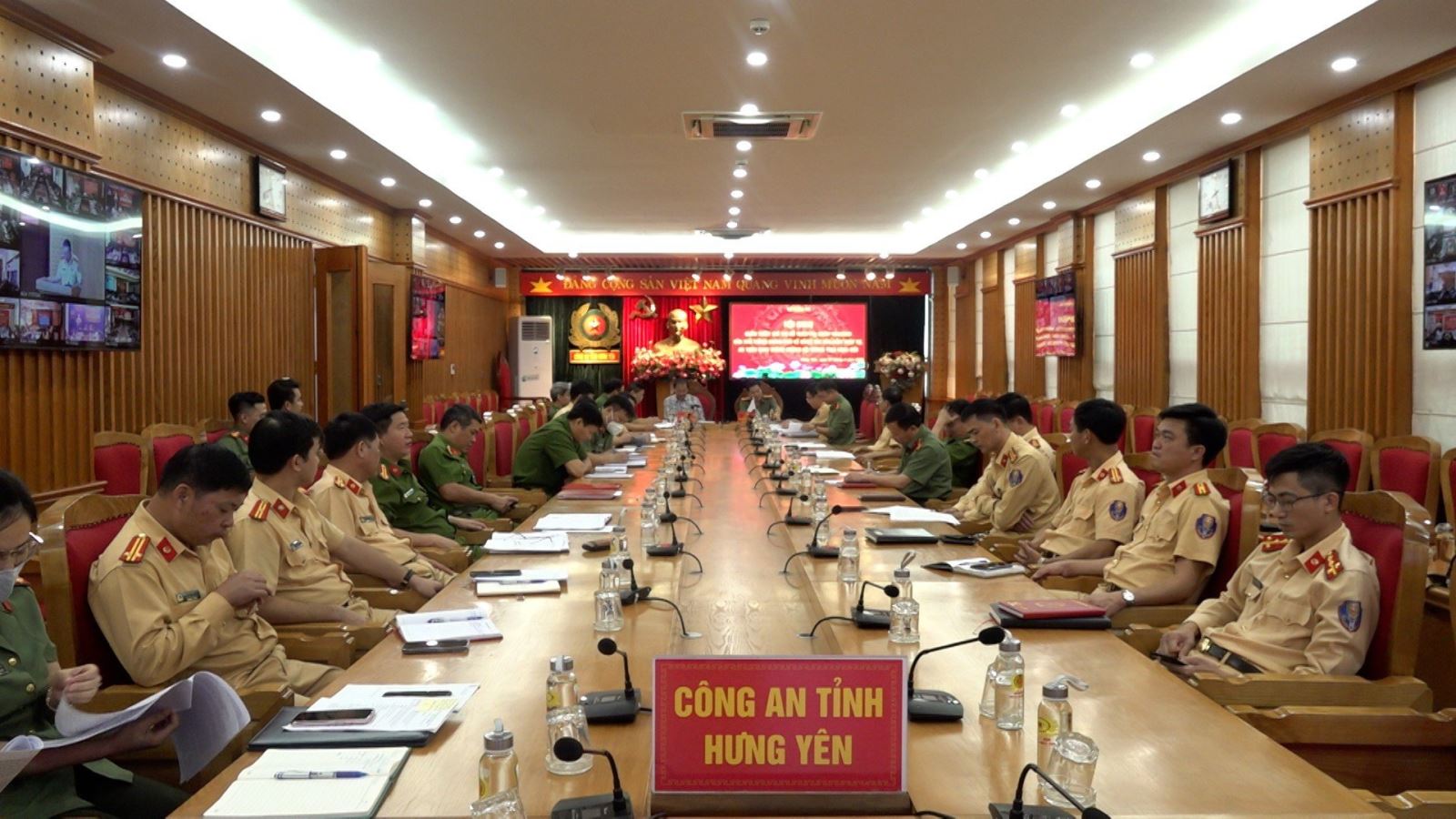 Bộ Công an Quán triệt Chỉ thị số 10 của Thủ tướng Chính phủ về bảo đảm trật tự an toàn giao thông đường bộ