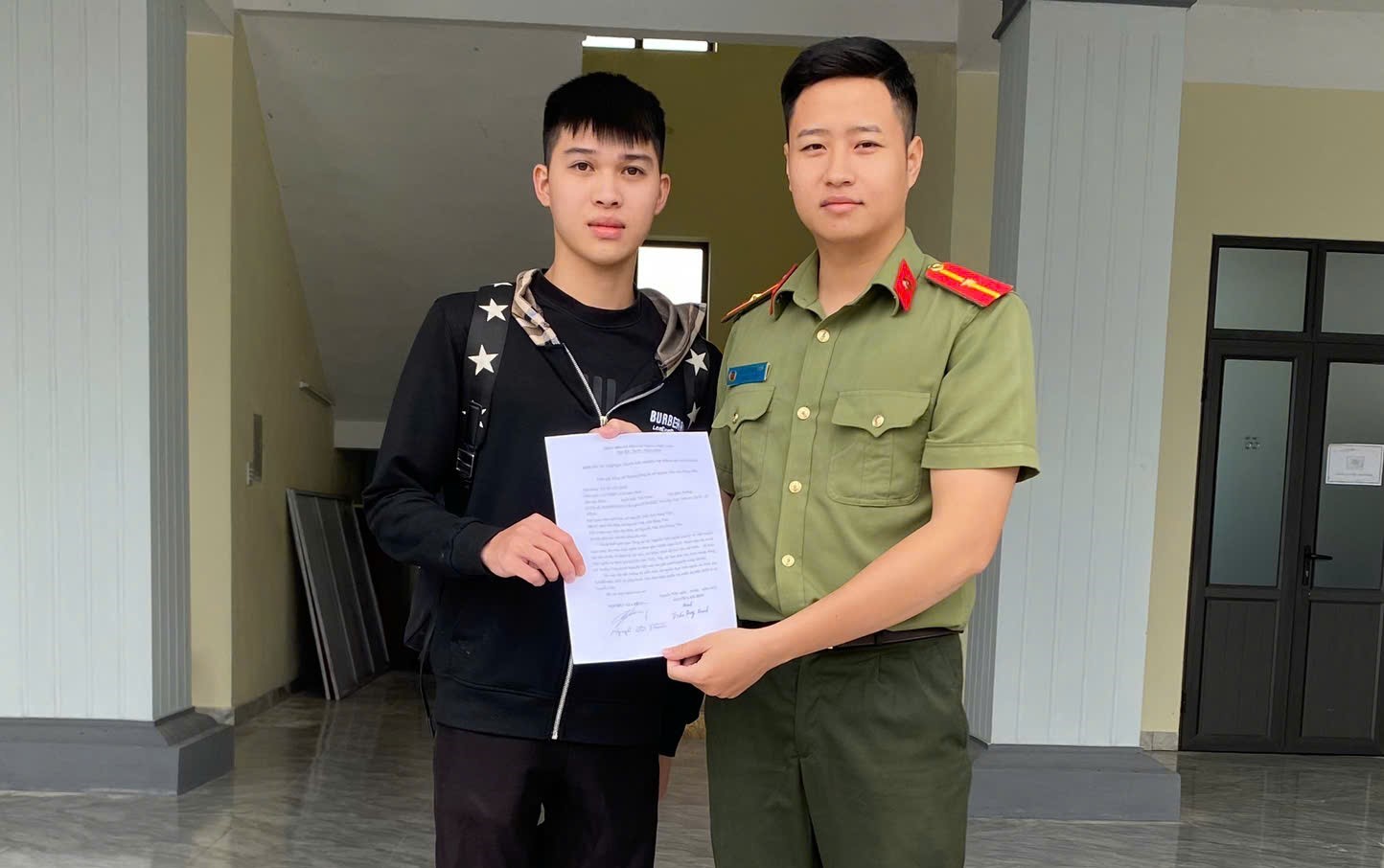 Thanh niên xã Nguyễn Trãi  hăng hái đăng ký tham gia nghĩa vụ Công an Nhân dân