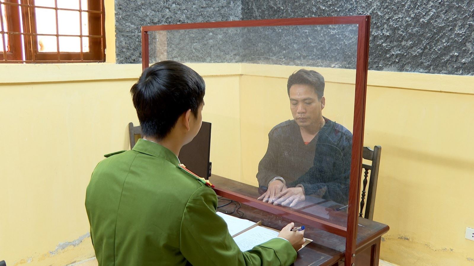 Công an huyện Kim Động: Xử lý nghiêm hành vi chống người thi hành công vụ