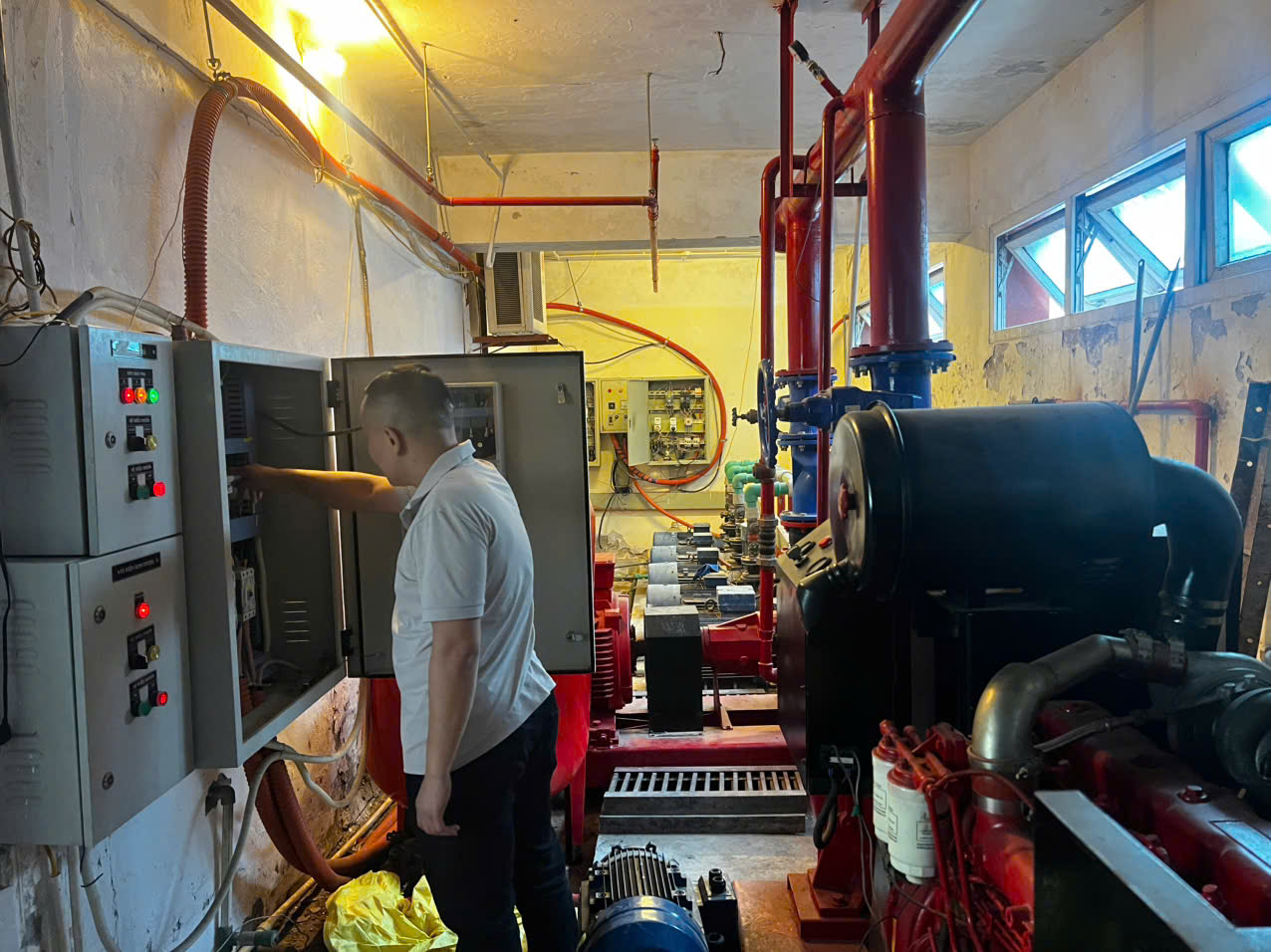 Tăng cường công tác quản lý, sử dụng tiết kiệm, hiệu quả nguồn năng lượng điện, nước sạch trong Công an tỉnh