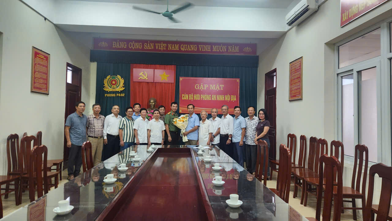 Phòng An ninh nội địa tổ chức gặp mặt cán bộ hưu trí nhân kỷ niệm 80 năm Ngày truyền thống Công an nhân dân Việt Nam 