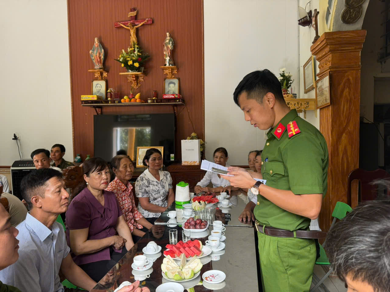 Công an tỉnh Hưng Yên phối hợp ghi hình, xây dựng phim tài liệu về triển khai thu mẫu ADN cho thân nhân liệt sĩ chưa xác định được danh tính