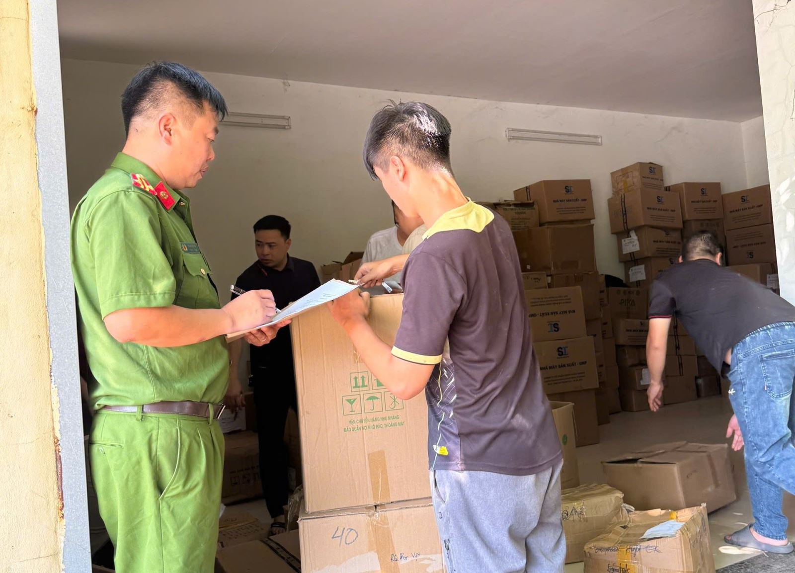 Nâng cao hiệu quả công tác phòng ngừa, đấu tranh với các hành vi vi phạm, tội phạm sản xuất, buôn bán hàng giả là lương thực, thực phẩm, phụ gia thực phẩm là thực phẩm chức năng