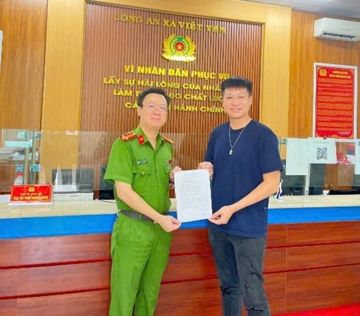 Thanh niên xã Việt Yên viết đơn tình nguyện thực hiện nghĩa vụ tham gia Công an nhân dân