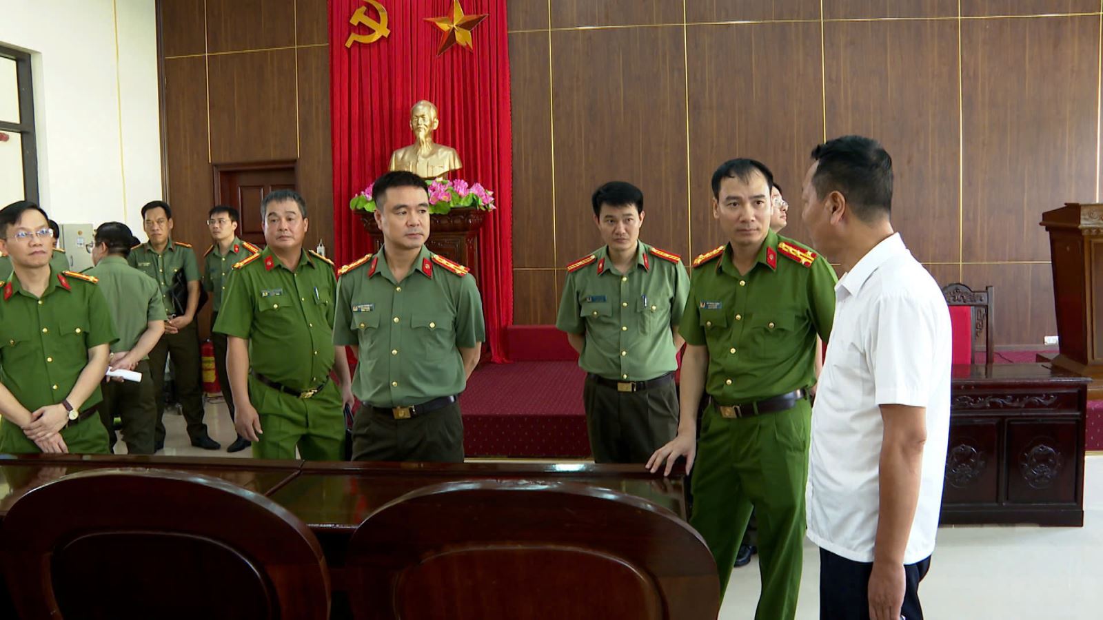 Kiểm tra công tác bảo đảm an ninh trật tự phục vụ Đại hội đại biểu Đảng bộ tỉnh Hưng Yên lần thứ I